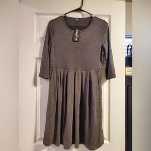 Gray Woman’s Pocket Dress